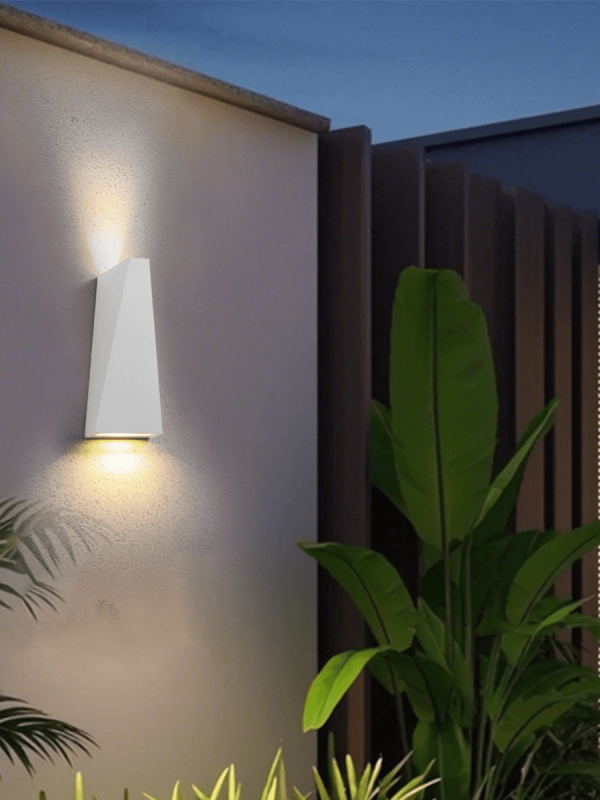 LWA919 Beveled Vertical Outdoor Wall Light